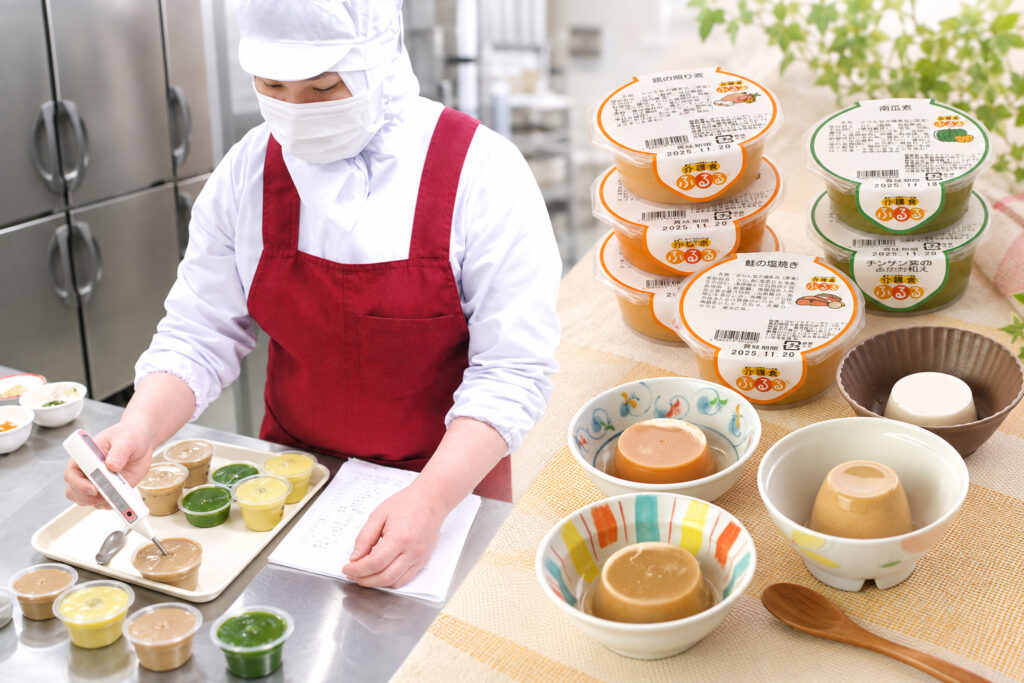 高知県の工場で介護食ふるるを製造・検品する様子と、主菜・副菜の盛り付け例